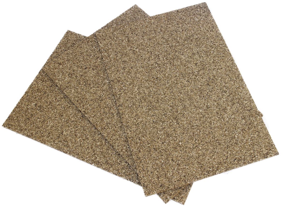 Drei vorgefertigte Steinteppich-Platten des Plattensystems